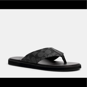 Men’s 7 / Woman’s 9 Flip Flop In Signature Canvas